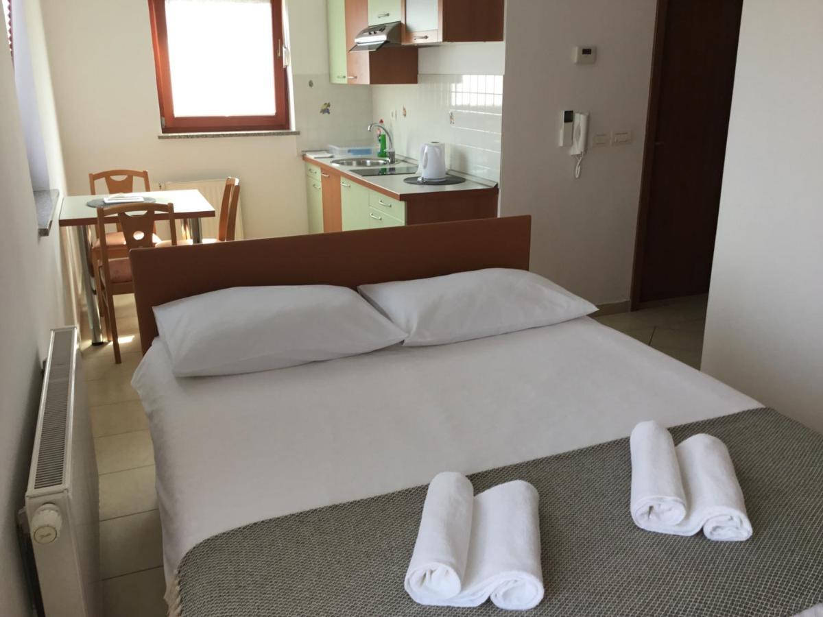 איזולה Apartment Sotlar מראה חיצוני תמונה